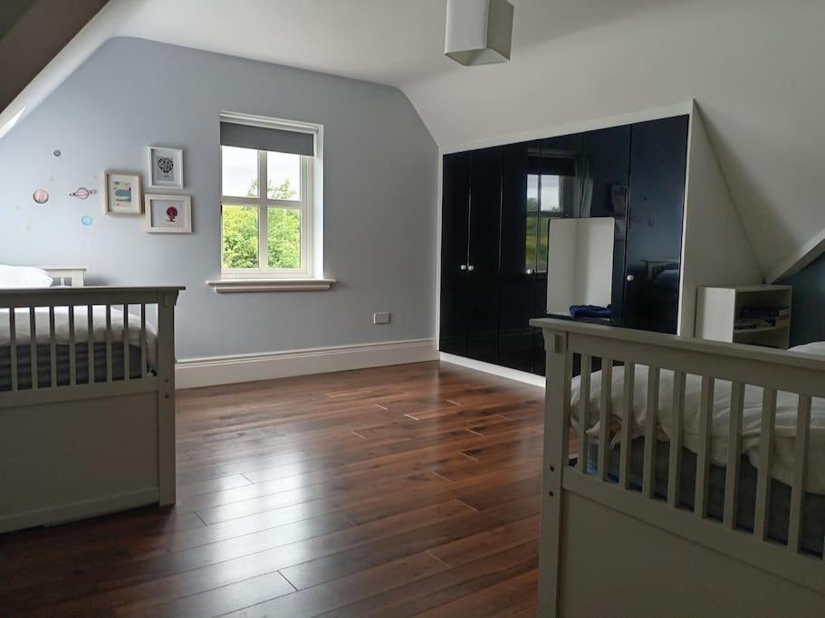 Conveniently Located House To Enjoy All Of Kerry Tralee Extérieur photo